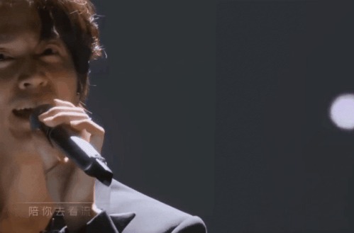 向太亲手捧红的应采儿，嫁给陈小春，“霸道”的爱情也能披荆斩棘