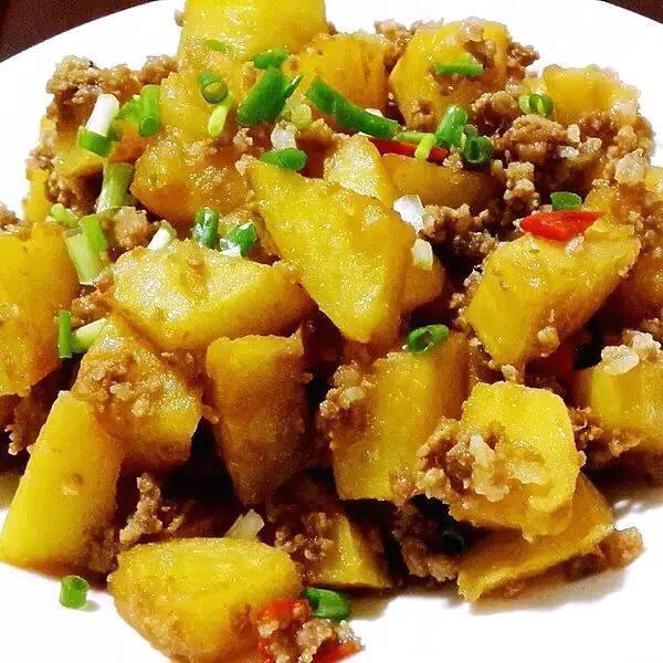 精选美食推荐杏鲍菇炒鸡片,虎皮辣子烧茄子,肉末土豆的做法