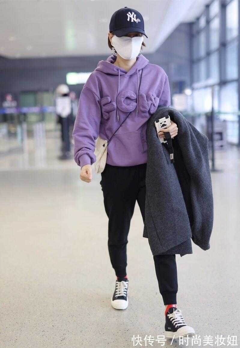 时尚|马伊琍单身后越来越会穿了,紫色卫衣配卫裤时尚减龄,哪像45岁