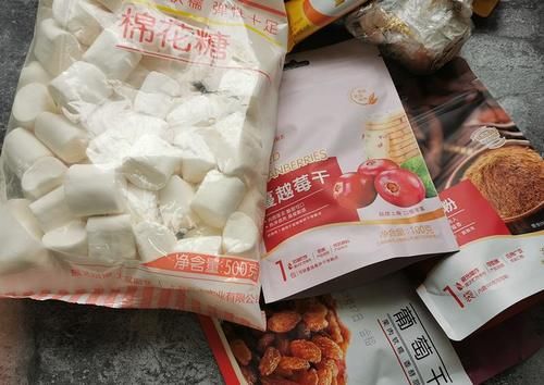  好吃|牛轧糖这样做真好吃，一口一块停不下来，做法简单易学，适合学手