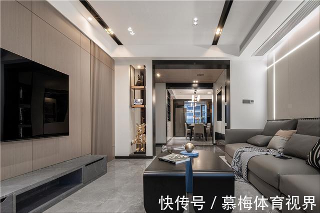 灯带|122㎡意式轻奢风:设计师巧用玻璃门替代隔断,打造明亮舒适家