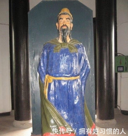 大师|师徒二人都是风水大师,墓地相距甚近,为何一个一再被光顾,另一个至今无人敢盗!