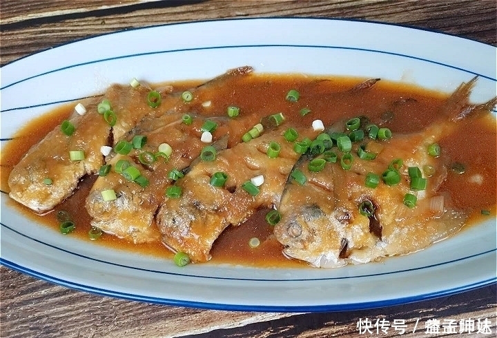 不管炖什么鱼,别再加醋了!试试新做法,肉质鲜嫩没腥味,太香了