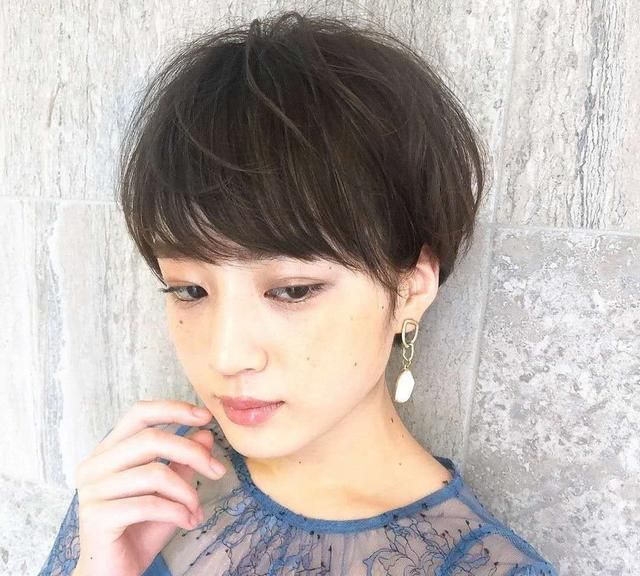 刘海|35岁左右女人适合什么发型?三组时尚减龄的日系发型,简单显气质