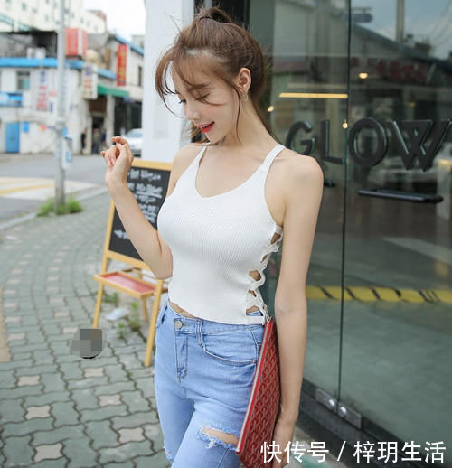 百搭|美女穿搭:小姐姐爱穿俏皮可人的紧身裤,展现细节上的精致感!
