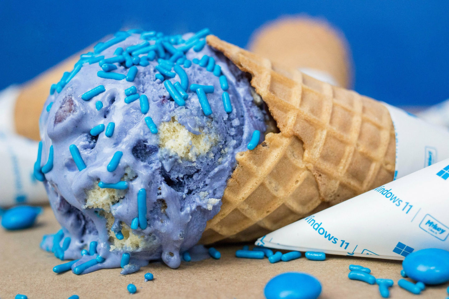 迪拜|为庆祝 Win11 发布，微软推出定制冰淇淋/点亮迪拜哈里法塔