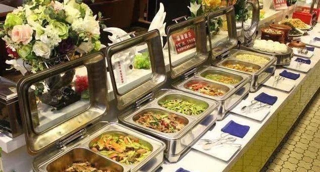 炒饭和炸冷|吃自助餐时,这三样食物聪明人都不吃,服务员一看就是懂行的!