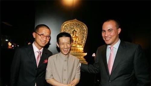 他27亿拍下圆明园2尊兽首,无偿捐国家,事后才知他赖账没付钱