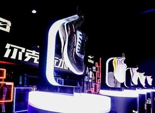 flex|国货再崛起，鸿星尔克也卖断货？最值得买的3款跑鞋，平价又好穿