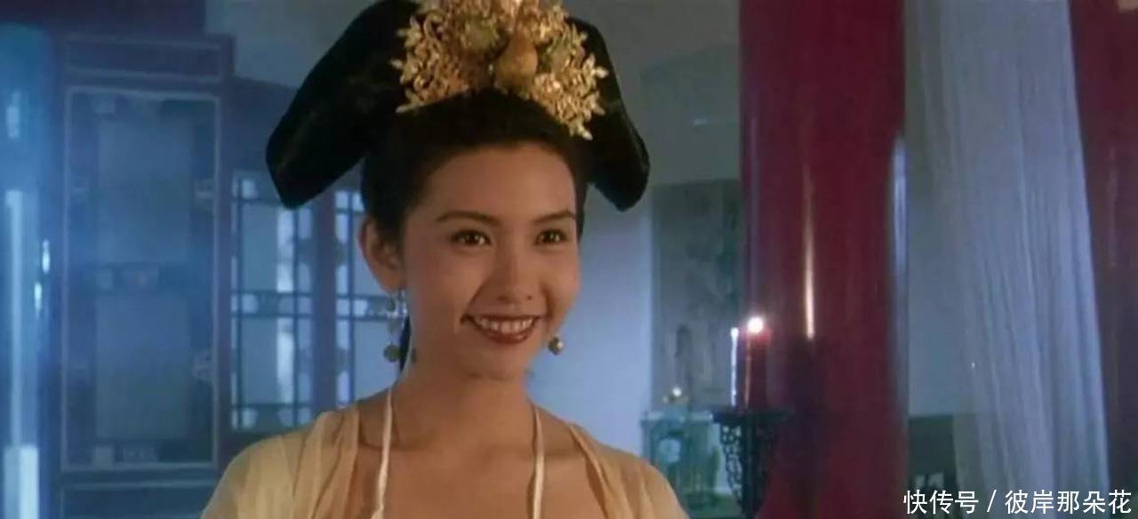 下令|将军上厕所时看到地上一群蚂蚁，提裤下令道赶快撤退，违令者斩！