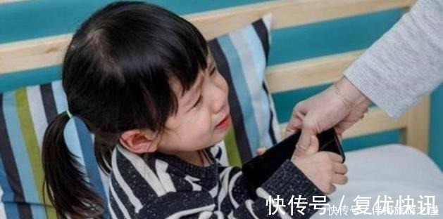 父母|孩子什么年纪用手机最好不是10岁也不是15岁,这个年纪用最好