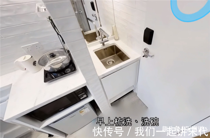 小户型|香港8㎡独居者小家,1㎡的厕所就在床旁边,整间屋子巴掌大