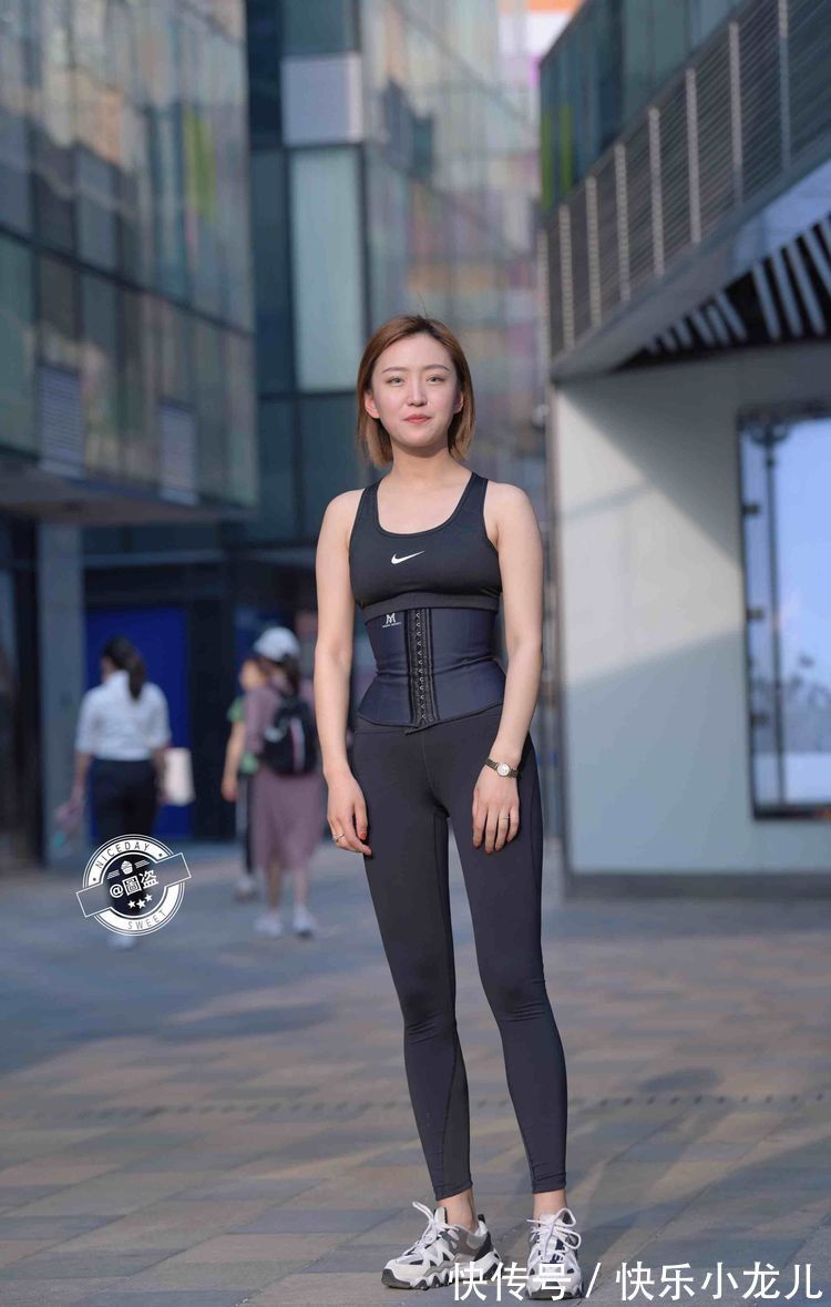 韵味 美丽十足的打底裤穿搭端庄有气质,穿出女性的成熟韵味,时尚十足