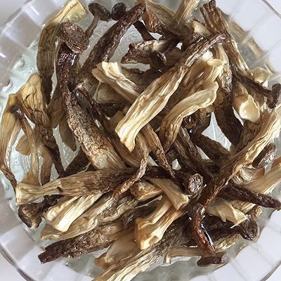鸡肉|浓郁鹿茸菇焖鸡
