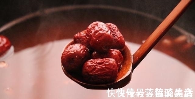 真红糖|80岁奶奶:每天这样吃花生,越吃越精神,做法简单一看就会