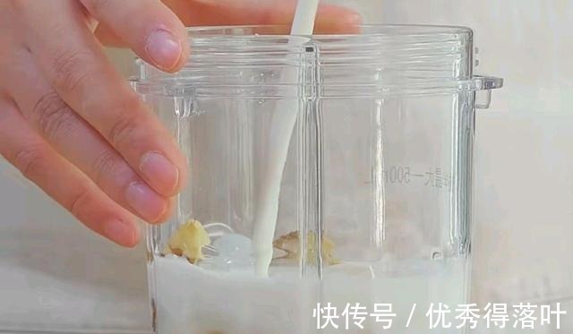 甜品店|孩子爱吃零食点心,别去甜品店了,在家学着做这两道,干净又卫生!