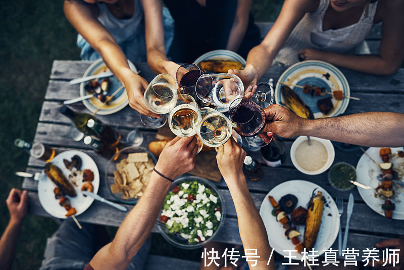 食物|才知道!这5种食物不能空腹吃,受伤的不仅仅是肠胃