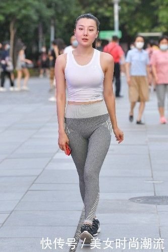 气质|美丽的她,拥有着自我的魅力,看起来十分有气质