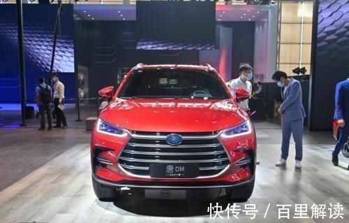 |沙雕动画,搞笑:二哥为了孝顺二叔,把他丢进了粪坑!