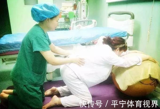 仰面|史上最全分娩姿势,躺、站、爬等姿势大解析,哪种姿势生娃最容易