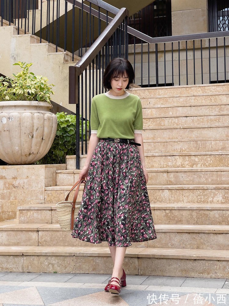 衬衫|女人一旦过了30岁,穿“衬衫+半身裙”,优雅又高级,气质满分