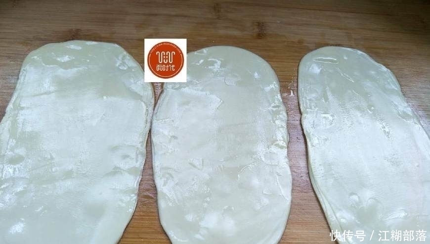 试试|饺子皮还在包饺子吗试试这样做,省时省力,比饺子简单还好吃