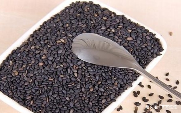 黑豆|长了白发别着急，这些食物是天然的“染发剂”！经常吃白发变黑发