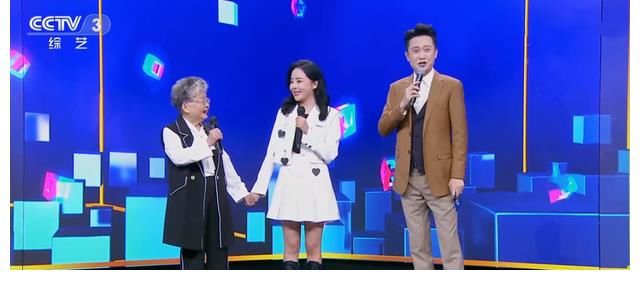 主持多档央视门面节目,为何杨帆始终得不到登上大舞台的机会?