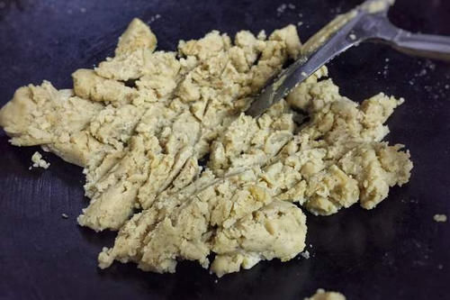 添加|绿豆别再煲汤了，换个新吃法，清凉解暑无添加，又香又甜酥掉渣