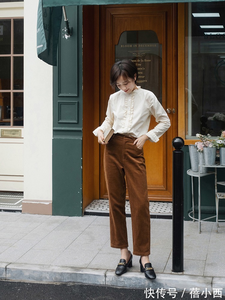 搭配|有品味的女人都常穿“乐福鞋”,搭裤子裙子,实用不说还优雅高级