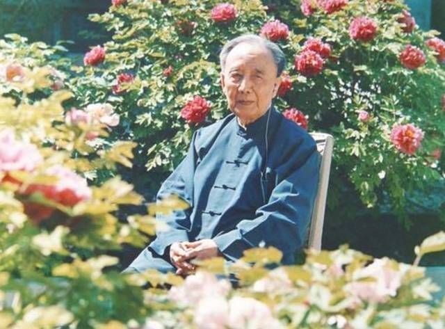  水平|白居易“离离原上草”被郭沫若和北宋一怪才模仿，水平高下立判