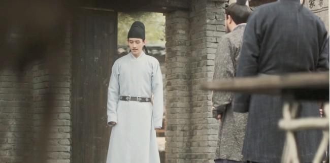 秀才$美女上联:膏可吃,药可吃,膏药吃不得,秀才对出下联抱得美人归