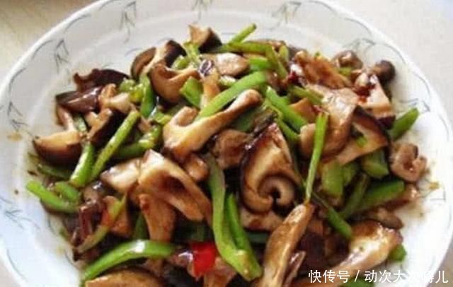 三伏天宁可少吃肉，也要多食此菜，排出毒素，软化血管，早食早好