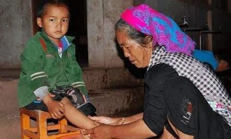 奶奶|10岁男孩,肚子鼓胀,查出肝癌,医生直言奶奶的疼爱害了他