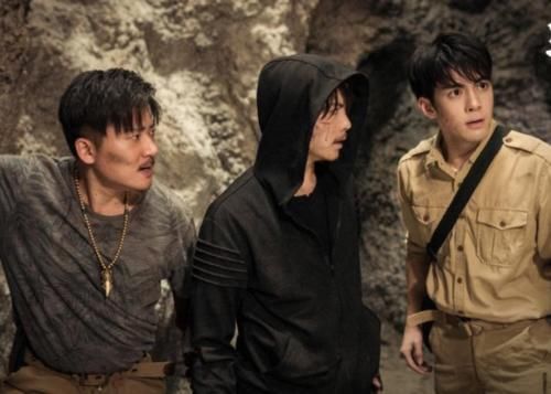 张起灵$十年书粉真实情感,解读张起灵和吴邪的关系,小笔记最还原