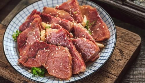 做酱牛肉时多加一种料，做出来的牛肉软烂不塞牙，孩子抢着吃
