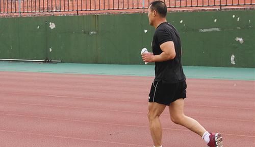 脱发|男人阳气不足,身体会露出“丑态”,被放跑的阳气,怎么补回来?