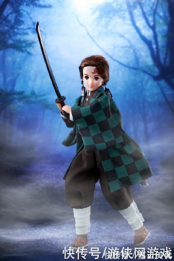 鬼灭之刃|简直可怕!“日本芭比”莉卡推《鬼灭》炭治郎兄妹娃娃