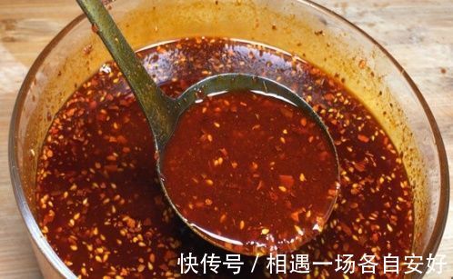 炸辣椒油时，很多人都做错了，难怪只辣不香！这才是正确的做法