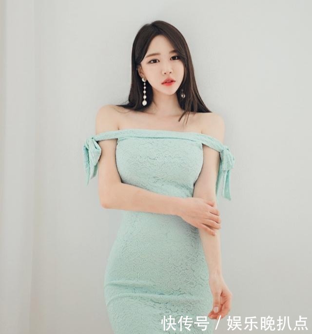 高跟鞋|贴身+精致的连衣裙,加上高跟鞋,更能塑造女神身形