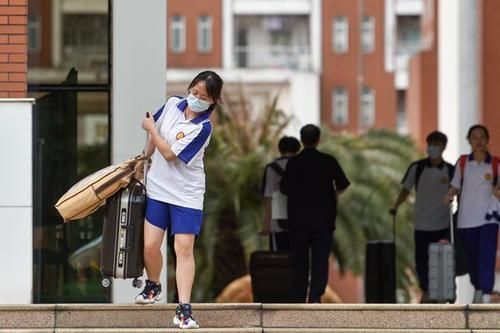 高考期间|提前20分钟就走出考场的林欢，高考考试成绩如何？网友：太打脸了