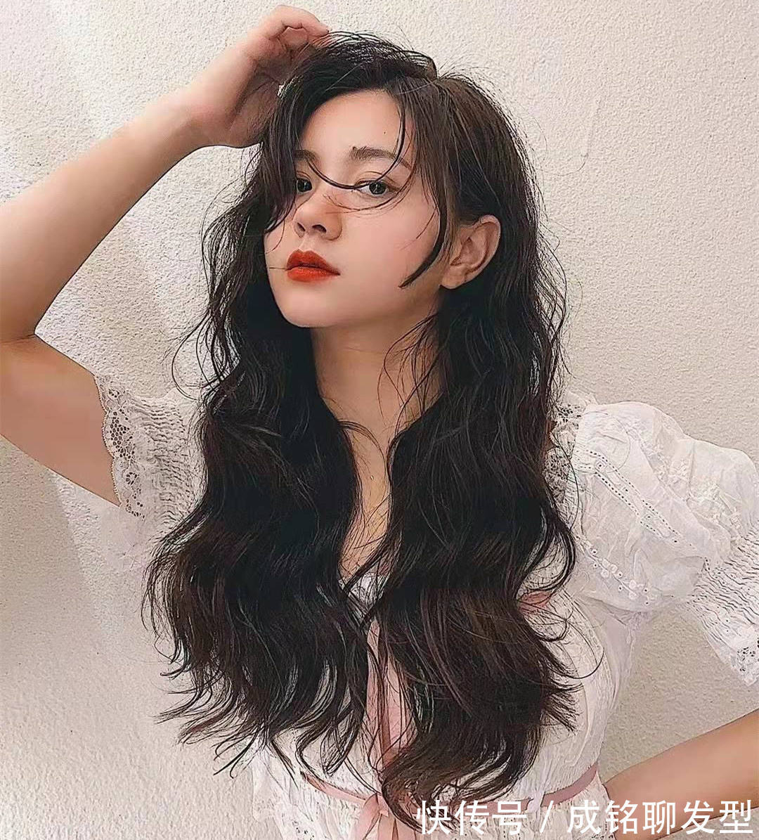 港风|今年流行“复古风”烫发,分享十款时髦又洋气的卷发,谁烫都高级