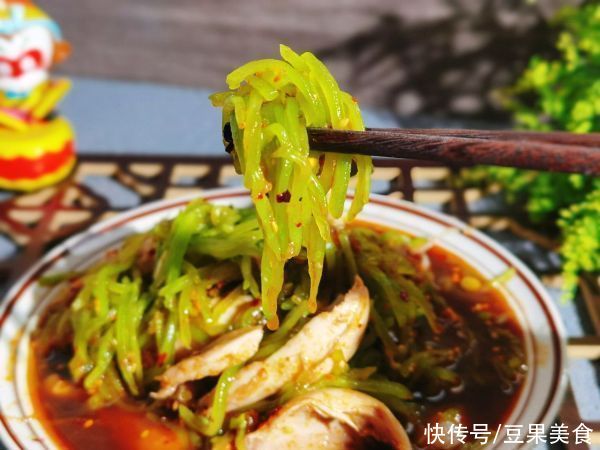 打败|简单懒人菜炎夏开胃菜：凉拌鸡腿，打败周一综合征