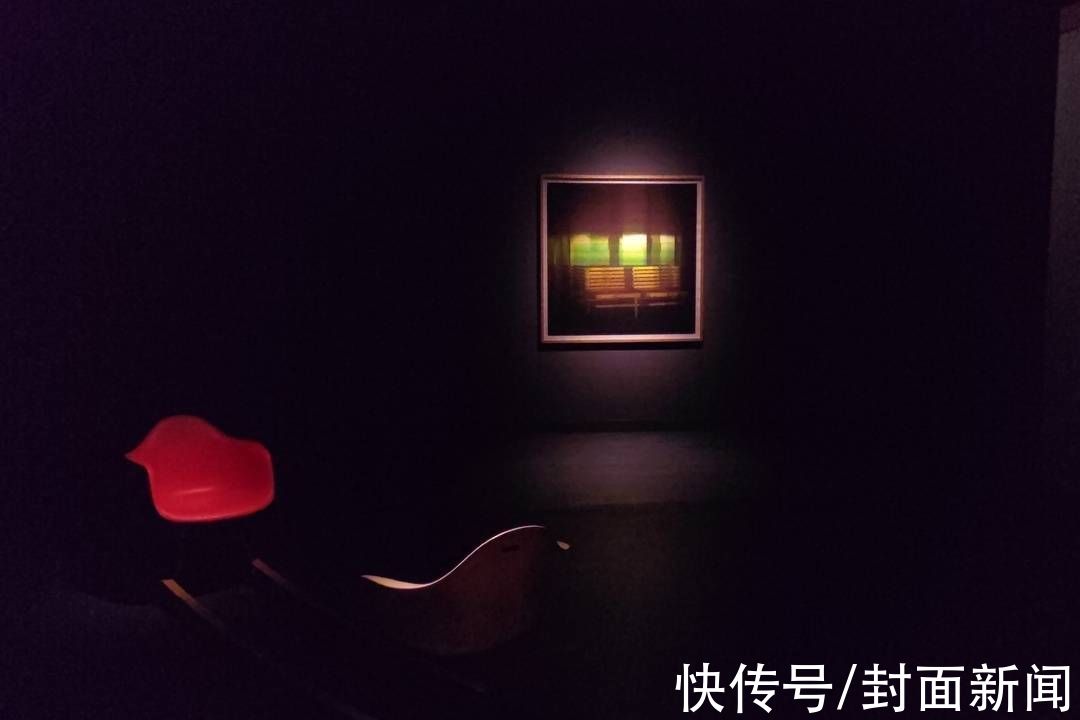 椅子季&十位中外艺术家组团参展，这个展览把椅子玩出了“花样年华”