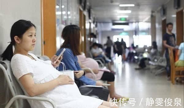 产妇|孕妇顺产双胞胎,产后一个小细节,医生立刻安排手术抢救