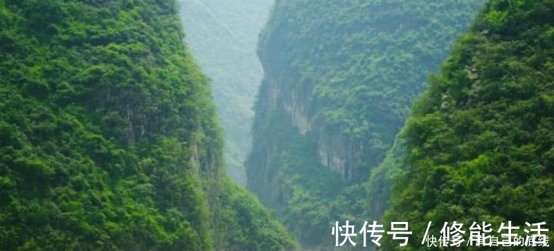 诗人$李白这首诗意境优美,被称为平生第一快诗,通篇描写得极为欢快!