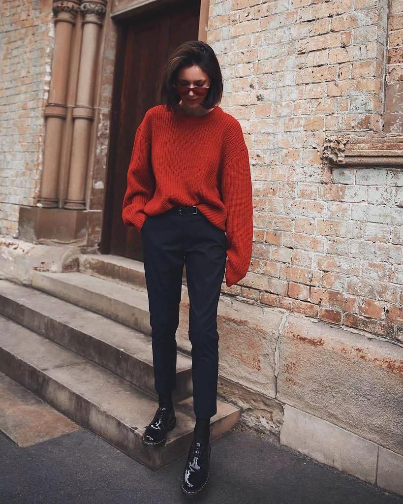  纸袋裤|别老穿阔腿裤了，今年秋冬这4条裤子最流行！