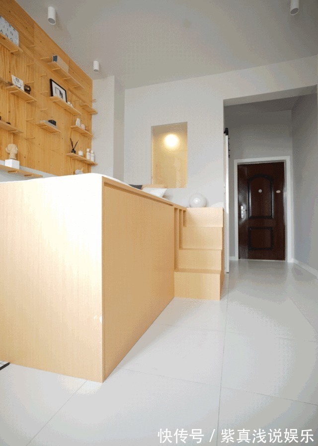 物品|越来越多人将床底加高1m左右,做成衣帽间,省空间又能“装”!