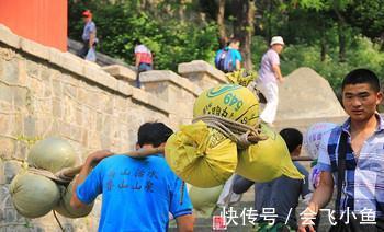 泰山|1919年的泰山老照片，百年前便有抬杆轿夫，从不缺顾客