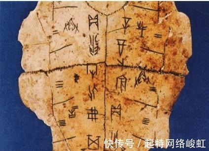甲骨文字|美国西部岩壁发现大量商朝的甲骨文字，难道印第安人是中国后裔？